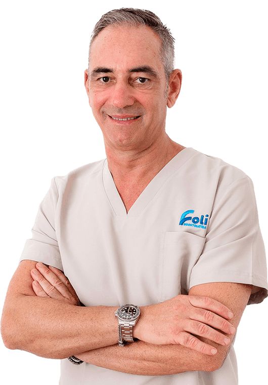 Ritratto del Dott. Roberto Foli, con la divisa dello studio
